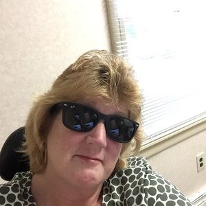 Meet your Posher, Marianne